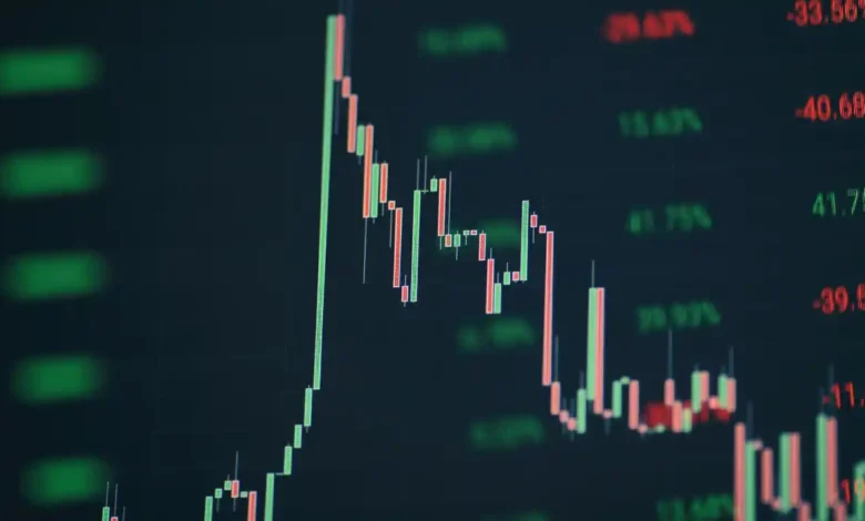 शेयर बाजार गिरावट से सेंसेक्स और कई दिग्गज शेयर दबाव में